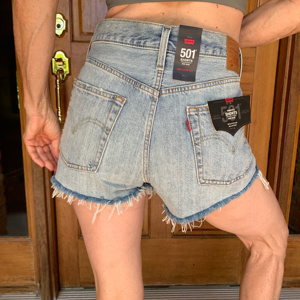 NWT LEVI’S 501 DENIM SHORTS